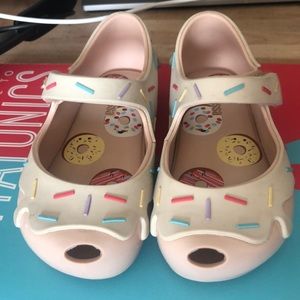Mini Melissa Toddler Size 8